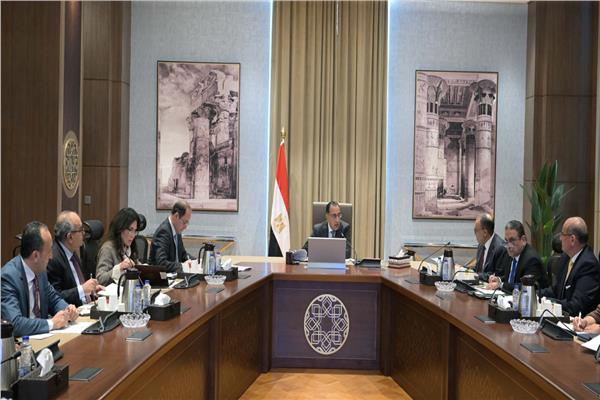 رئيس الوزراء يشدد على اهتمام الحكومة بتطوير العلاقات المصرية الأمريكية