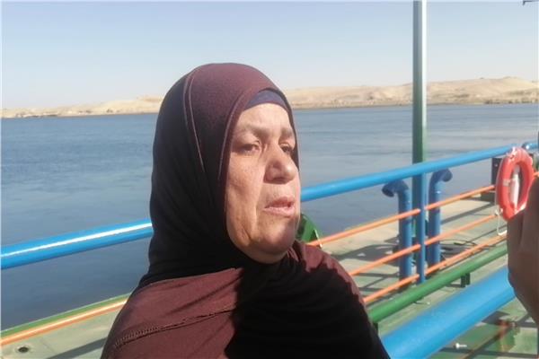 بكاء والدة الشهيد اسلام لحظة افتتاح كوبري باسمه على قناة السويس