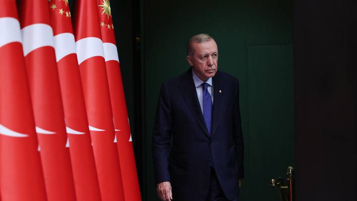 فلسطين على جدوله.. أردوغان يتوجه إلى مصر الخميس للمشاركة في قمة الـD8