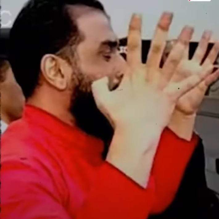 خطيب المنابر، الذي شرب من دم أمه، سكر وقرر أن يزداد سكرًا، فتفكر في شرب دماء أخرى.