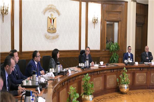 رئيس الوزراء يترأس الاجتماع الثاني للجنة إدارة الدين الخارجي وتنظيم الاقتراض