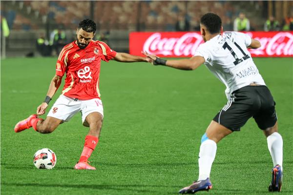 ثنائية عاشور تقود الأهلي لهزيمة الجونة والانقضاض على صدارة الدوري