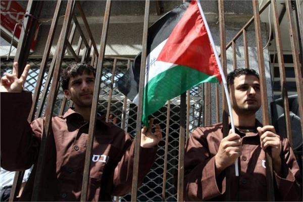 إعلام إسرائيلي: 78 أسير فلسطيني يتوجهون للضفة الغربية و12 للقدس