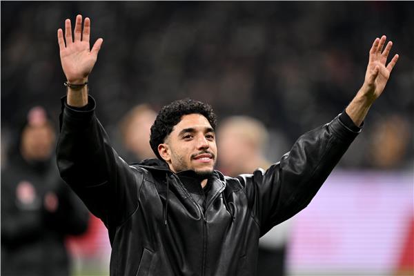 موعد وصول عمر مرموش إلى مانشستر سيتي