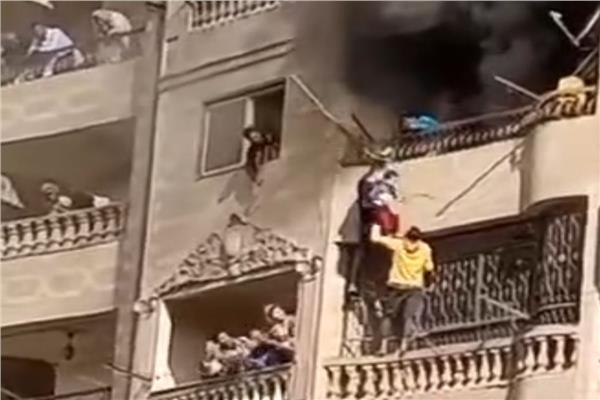 بطل فيديو حريق كعابيش: كنت أمر صدفة ولم أتمالك مشاعري