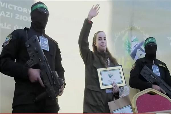 محتجزة إسرائيلية سابقة: النقاشات حول تكلفة الصفقة جعلتنا نشعر بأن حياتنا «لا تستحق العناء»