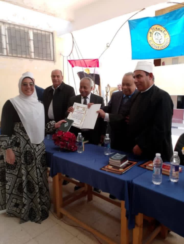 مديرة مكتب مصر اليوم بجنوب سيناء تقدم التهنئة للدكتور بدير