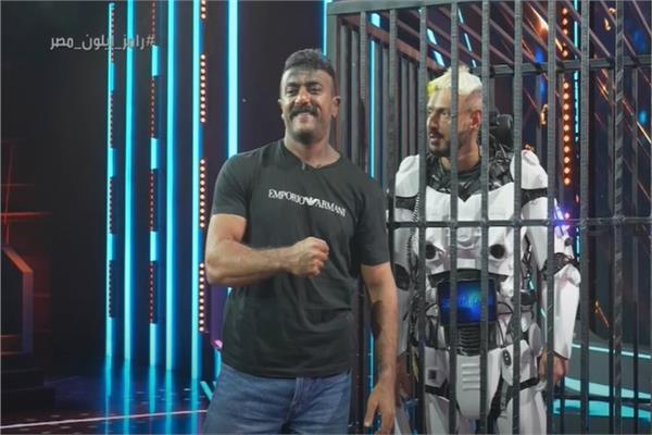 «لسه بتحب ياسمين ؟».. أحمد العوضي يمتنع عن الرد في «رامز إيلون مصر» | فيديو