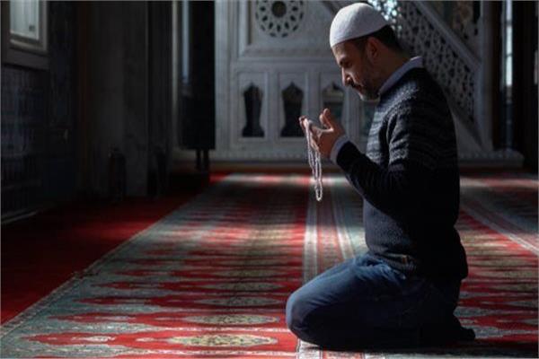 ما هي كيفية تقدير نصف الليل وثلثه وسدسه لقيامه والصلاة فيه؟