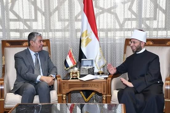 وزير الأوقاف يستقبل سفير اليمن لبحث تعزيز التعاون الديني والثقافي بين البلدين