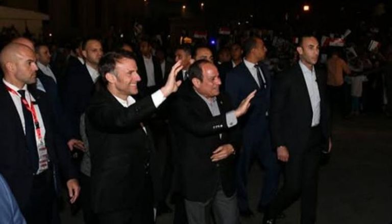 في حضرة «صورة زايد».. سؤال ماكرون وإجابة الذاكرة المصرية