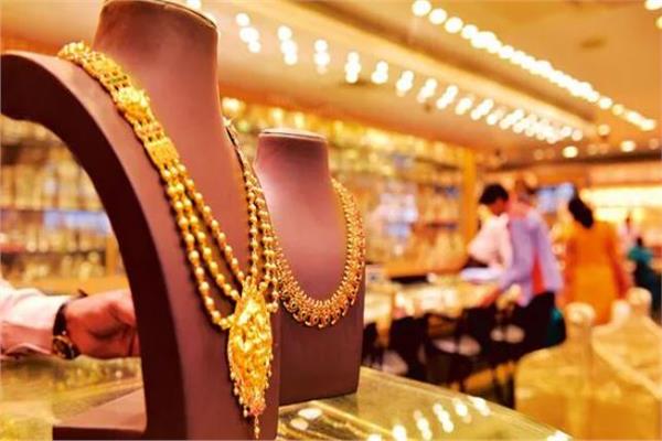 تراجع أسعار الذهب محلياً مع تذبذب الأوقية بالبورصة العالمية