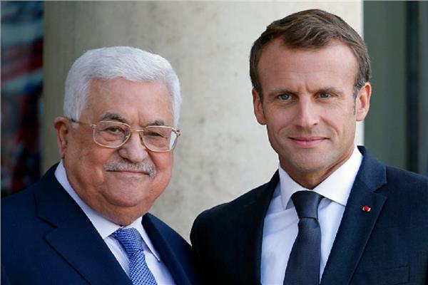 اتصال هاتفي بين الرئيس الفلسطيني ونظيره الفرنسي
