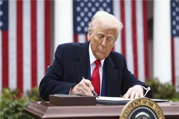 ترامب يصعد حملته على رئيس الاحتياطي الفيدرالي ويطالبه بخفض أسعار الفائدة