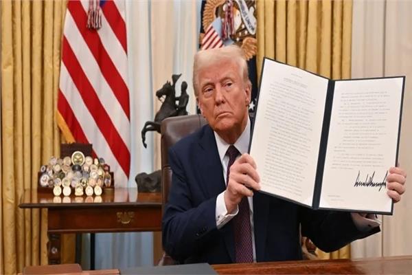 في أقل من 90 يومًا.. ترامب يغرق أمريكا في فوضى اقتصادية