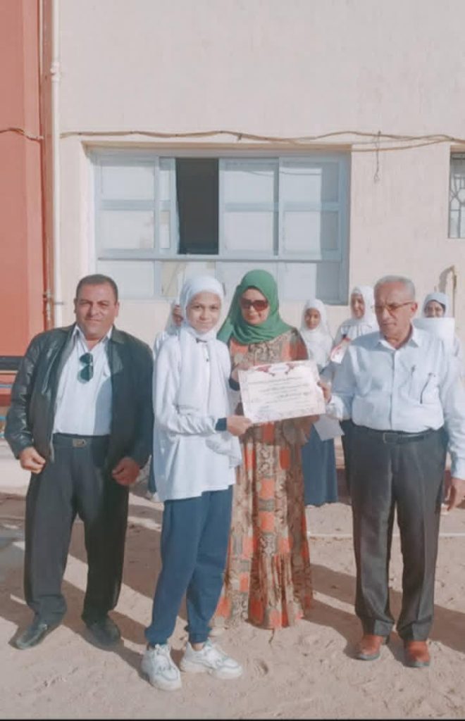 مجلس أمناء مدرسة جمال عبدالناصر بنات بكرم الطالبات المتفوقات