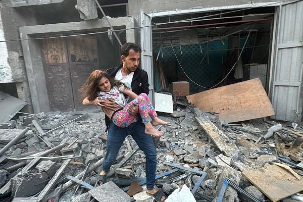 تصعيدٌ غير مسبوق | الاحتلال الإسرائيلي يستهدف مراكز الإيواء في غزة