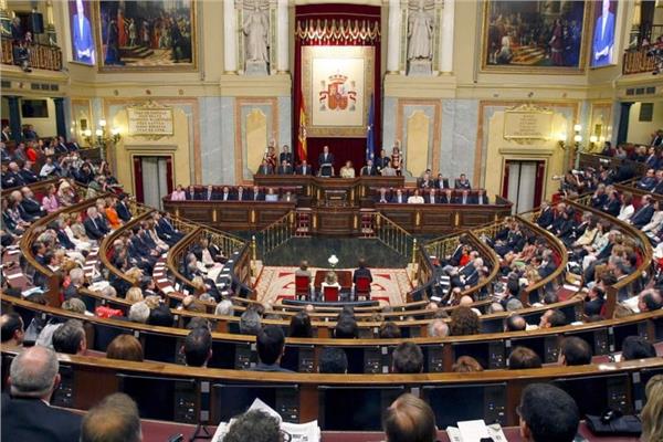 البرلمان الإسباني يوافق على حظر بيع الأسلحة إلى إسرائيل