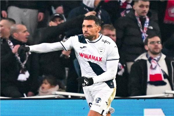 عقوبة مشرفة.. إيقاف كوكا في الدوري الفرنسي بسبب الشواذ