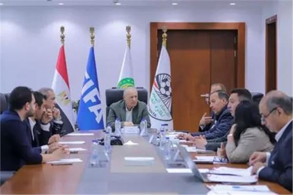 اتحاد الكرة: لا يجوز شراء لاعبين إلا في حدود الميزانية