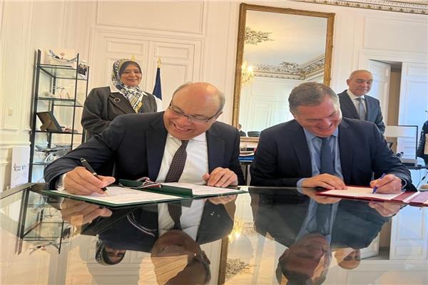 اتفاقية مصرية فرنسية لتعزيز السلامة الجوية وأمن الطيران خلال معرض باريس 2025