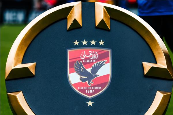 «ماركا» تقع في خطأ فادح.. وضعت شعار الوداد بدلًا من الأهلي