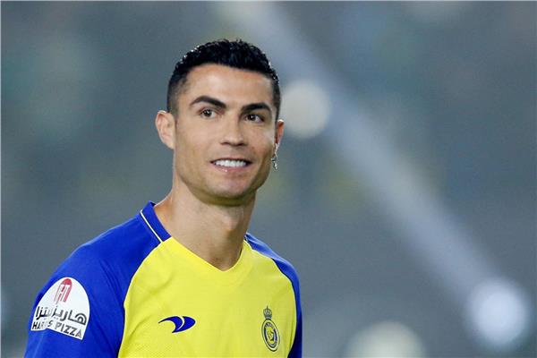 بعد تجديد عقده.. أرقام استثنائية تزين مسيرة رونالدو في النصر