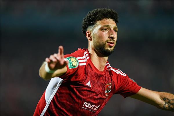 للحفاظ عليه.. الأهلي يبدأ إجراءات تعديل عقد وسام أبوعلي