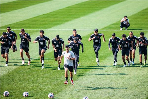 الأهلي يبدأ تدريبات الكرة استعدادًا للموسم الجديد