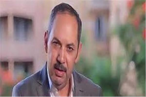 كمال أبو رية ينجو من حادث تصادم في كرداسة