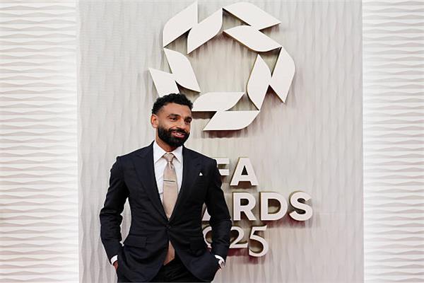 محمد صلاح يصل حفل جوائز الأفضل في إنجلترا