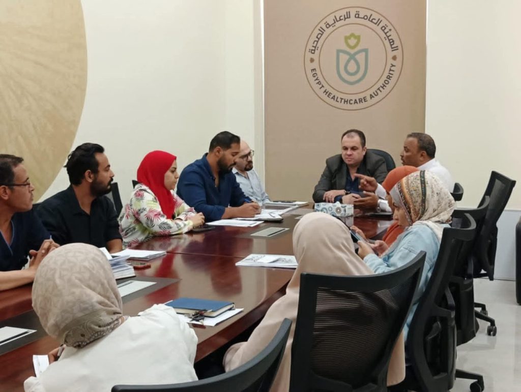 عطيه : يتابع تقديم الخدمة الطبية للمنتفعين بمجمع الفيروز الطبى