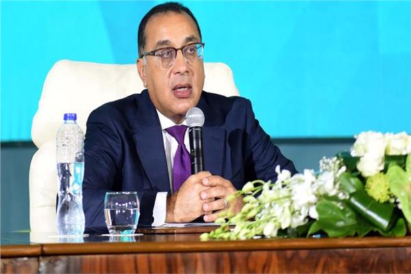 رئيس الوزراء: الحكومة لم تتخذ قرار زيادة أسعار البنزين حتى الآن