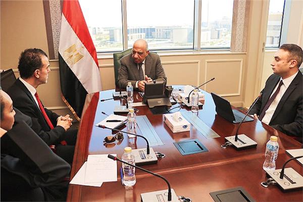 وزير الكهرباء يكشف آخر تطورات مشروع الربط الكهربائي مع إيطاليا