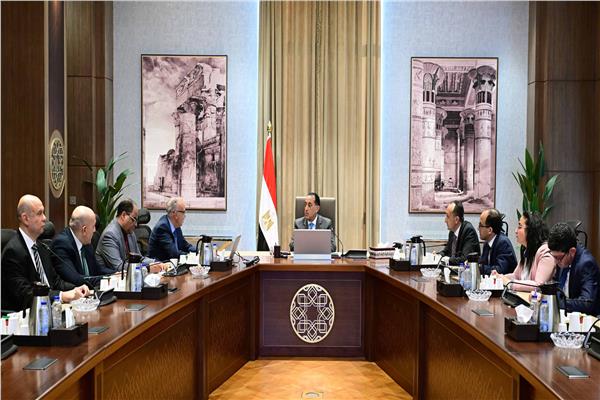رئيس الوزراء: تطوير وتحسين إدارة مياه نهر النيل ومجراه