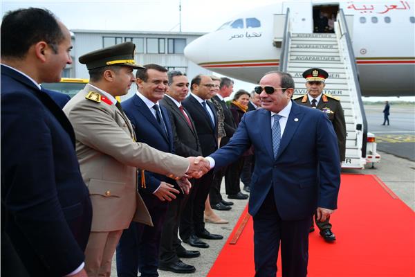المتحدث الرئاسي ينشر صور وفيديو وصول الرئيس السيسي للمطار العسكري ببروكسل