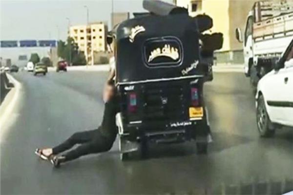 وباء الشوارع.. كيف تحول «التوك توك» من حل للأزمة إلى مصدر للفوضى؟