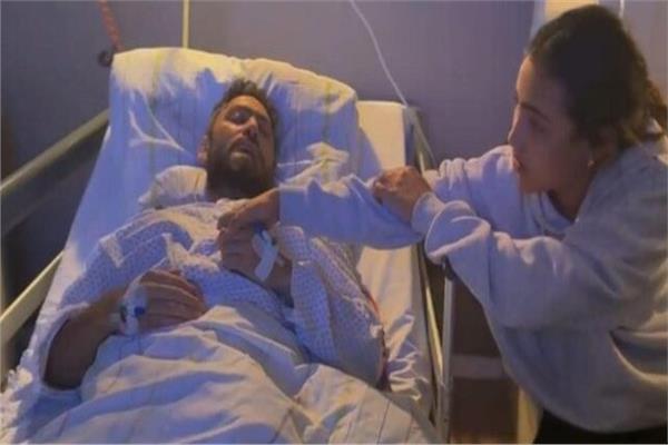 تامر حسني يواصل رحلة العلاج في برلين.. تفاصيل حالته الصحية