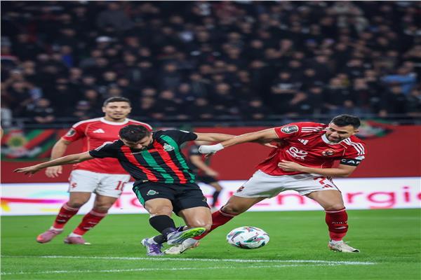 تعادل مثير بين الأهلي والجيش الملكي في مواجهة مشتعلة بدوري أبطال إفريقيا