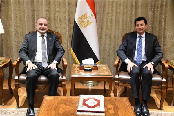 دعم الكوادر والقيادات.. تفاصيل اجتماع وزير الرياضة مع رئيس الاتحاد الدولي للسلاح