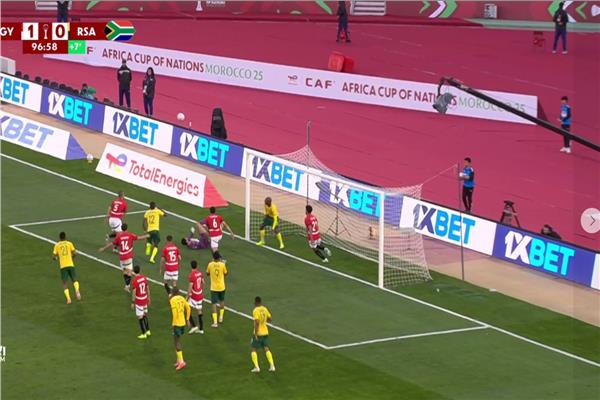 بـ 10 لاعبين.. منتخب مصر يهزم جنوب أفريقيا ويتأهل رسميا لدور لثمن نهائي أمم أفريقيا 2025