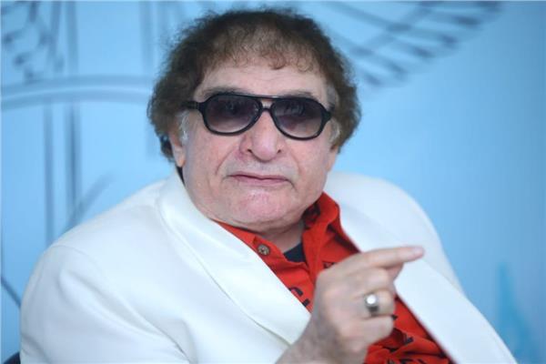 مازال في المستشفى.. تطورات الحالة الصحية للفنان محيي إسماعيل