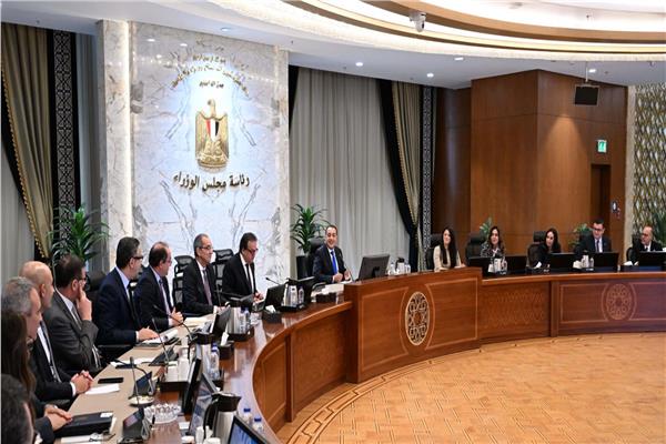 البدء في تشغيل الكارت الموحد في صرف السلع التموينية والخبز ببورسعيد
