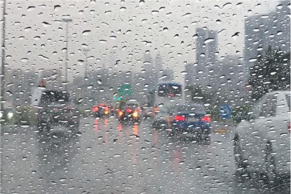 شبورة كثيفة واضطراب ملاحة وأمطار غزيرة.. الأرصاد تحذر من طقس غدًا