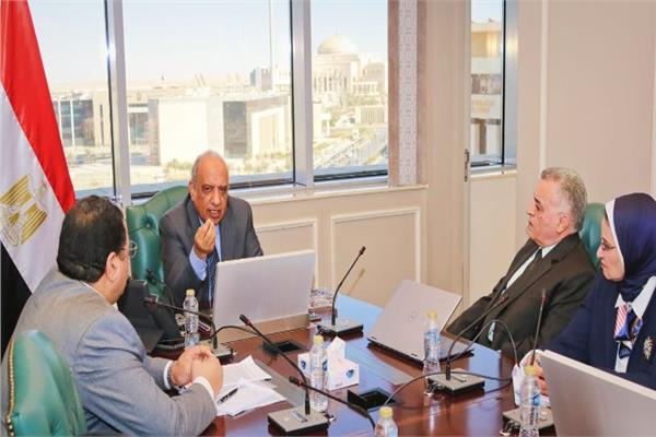 تفاصيل اجتماع وزير الكهرباء بقيادات العمل ومسؤولي تشغيل الشبكة