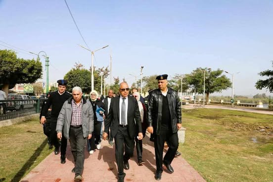 لتطوير الخدمات .. محافظ المنيا يتفقد كورنيش النيل