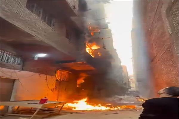 انفجار أنبوبة داخل مصنع عسلية يشعل عقارًا من 6 طوابق بشبرا الخيمة