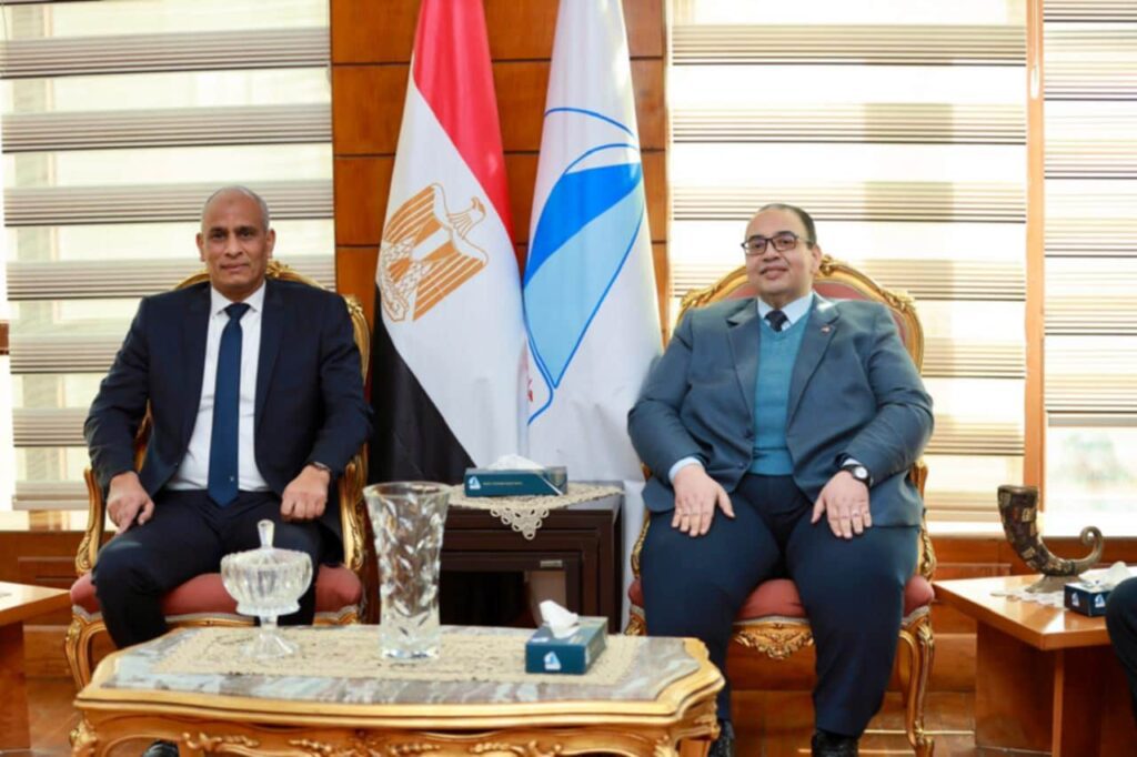 رئيس جامعة كفرالشيخ يستقبل المهندس إبراهيم مكي للمشاركة فى اجتماع مجلس الجامعة
