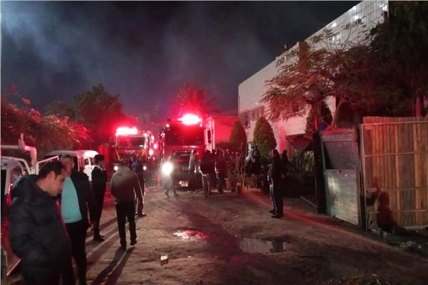 السيطرة على حريق بشركة للأخشاب بمنطقة كرموز بالإسكندرية