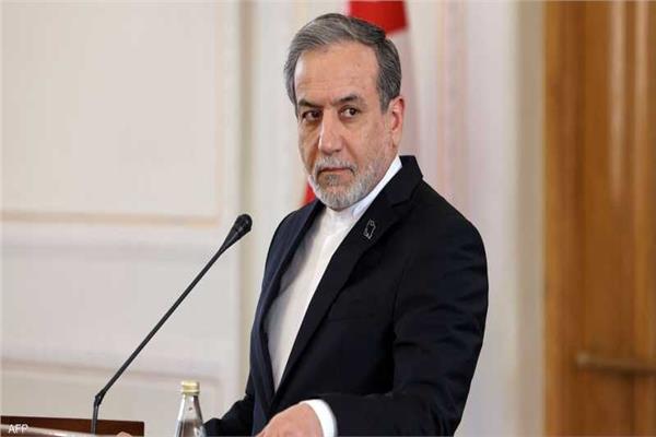 عراقجي يناقش مع نظيره العُماني تطورات هرمز.. والحرس الثوري يلوّح بأربع خطوات عقابية فورية